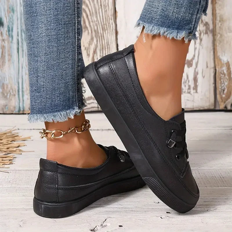 Daphne Lace Sneakers